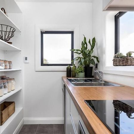 Apartment 2 - Haddin Court - Stunning Executive Бленем Экстерьер фото