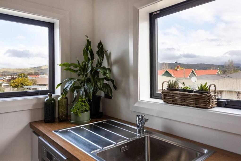 Apartment 2 - Haddin Court - Stunning Executive Бленем Экстерьер фото