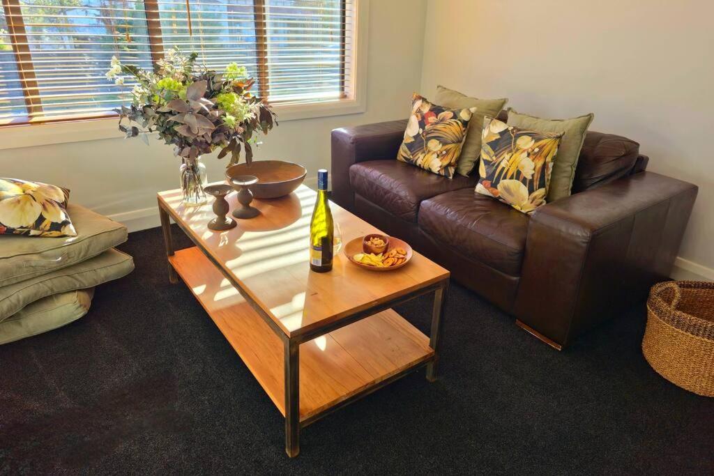 Apartment 2 - Haddin Court - Stunning Executive Бленем Экстерьер фото