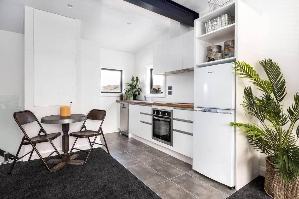 Apartment 2 - Haddin Court - Stunning Executive Бленем Экстерьер фото